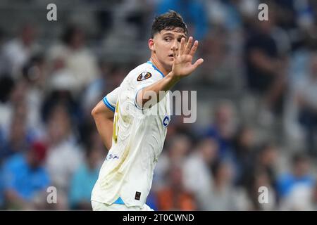 Marseille, Marseille. Oktober 2023. Leonardo Balerdi von Olympique Marseille während des Spiels der UEFA Europa League zwischen Olympique Marseille und Brighton Hove Albion, Gruppe B, Datum 2, spielte am 5. Oktober 2023 im Stade Velodrome in Marseille. (Foto: Bagu Blanco/PRESSINPHOTO) Credit: PRESSINPHOTO SPORTS AGENCY/Alamy Live News Stockfoto