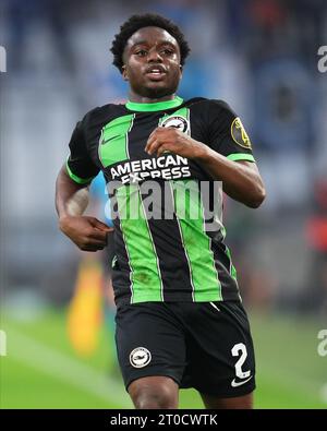 Marseille, Marseille. Oktober 2023. Tariq Lamptey aus Brighton Hove Albion spielte am 5. Oktober 2023 im Stade Velodrome in Marseille, Frankreich, während des UEFA Europa League-Spiels zwischen Olympique Marseille und Brighton Hove Albion (Gruppe B, Datum 2). (Foto: Bagu Blanco/PRESSINPHOTO) Credit: PRESSINPHOTO SPORTS AGENCY/Alamy Live News Stockfoto