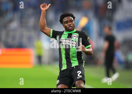Marseille, Marseille. Oktober 2023. Tariq Lamptey aus Brighton Hove Albion spielte am 5. Oktober 2023 im Stade Velodrome in Marseille, Frankreich, während des UEFA Europa League-Spiels zwischen Olympique Marseille und Brighton Hove Albion (Gruppe B, Datum 2). (Foto: Bagu Blanco/PRESSINPHOTO) Credit: PRESSINPHOTO SPORTS AGENCY/Alamy Live News Stockfoto