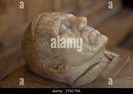 Bildnis auf dem Denkmal für Bischof William John Butler (1818–1894), Lincoln Cathedral, Lincoln, Lincolnshire, England, Vereinigtes Königreich Stockfoto