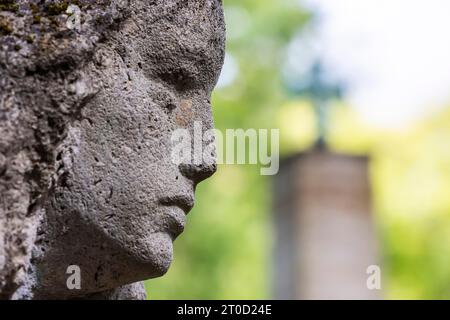 Waldfriedhof Stuttgart, Skulptur Mutterhaus des Künstlers Fritz von Graevenitz, Stuttgart, Baden-Württemberg, Deutschland Stockfoto