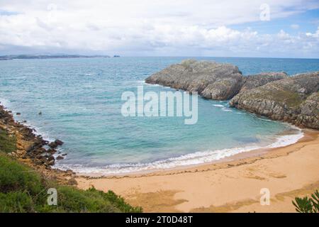 Landschaft der costa quebrada in Kantabrien Stockfoto