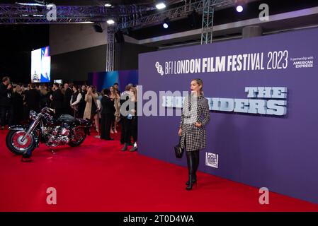 London, Großbritannien. Oktober 2023. Laura Whitmore nimmt an der Headline Gala der Bikeriders während des 67. BFI London Film Festival in der Royal Festival Hall Teil. (Foto: Loredana Sangiuliano/SOPA Images/SIPA USA) Credit: SIPA USA/Alamy Live News Stockfoto