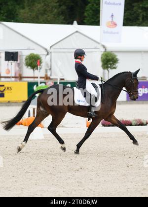 Rosalind CANTER of Great Britain mit MHS Seventeen während der Dressur bei den Boekelo Horse Trials CCIO 4*-NC-L am 5. Oktober 2023, Niederlande (Foto: Maxime David/MXIMD Pictures - mximd.com) Stockfoto