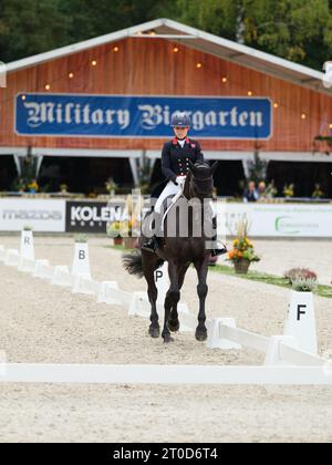 Laura COLLETT aus Großbritannien mit Dacapo während der Dressur bei den Boekelo Horse Trials CCIO 4*-NC-L am 5. Oktober 2023, Niederlande (Foto: Maxime David/MXIMD Pictures - mximd.com) Stockfoto