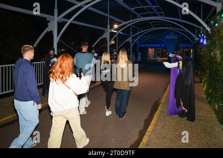 Staines, Großbritannien. Oktober 2023. VIP- und Pressestart für Thorpe Park Fright Nights Scare Event. Autor: Thomas Faull/Alamy Live News Stockfoto