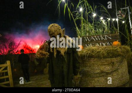 Staines, Großbritannien. Oktober 2023. VIP- und Pressestart für Thorpe Park Fright Nights Scare Event. Autor: Thomas Faull/Alamy Live News Stockfoto