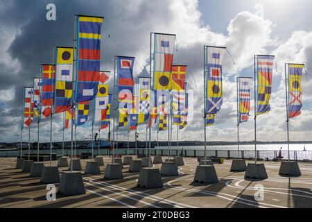 Seefahrt Signal Flags im Hafen von Auckland, Neuseeland. Stockfoto