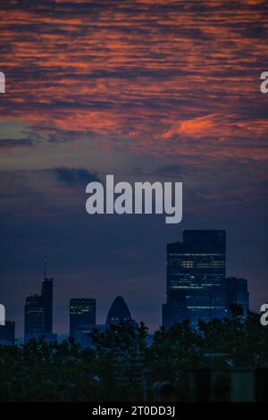 London, Großbritannien. Oktober 2023. Lakwena MacIver Künstlerübernahme der Fassade und der Front of House in Christie's King Street, London. Guy Bell/Alamy Live News Stockfoto