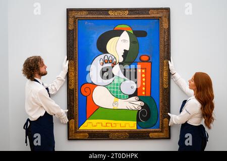 Pablo Picassos Meisterwerk Femme à la Montre aus dem Jahr 1932 wird im Sotheby's in London gezeigt, das erstmals in Europa gezeigt wird. Mit einem geschätzten Wert von mehr als 120 Millionen US-Dollar, das von Emily Fisher Landau, einer der größten Förderer und Sammler, angeboten wird, ist es eines der wertvollsten Werke, die jemals zum Verkauf angeboten wurden. Bilddatum: Freitag, 6. Oktober 2023. Stockfoto