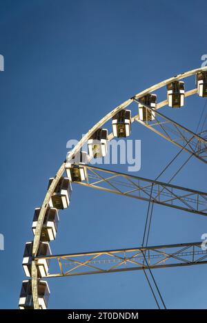 Das Riesenrad von Budapest befindet sich in einem öffentlichen Park am Erzsébet-Platz, Budapest, Ungarn Stockfoto