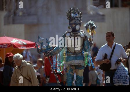 Amsterdam Holland Dam Square Touristen Und Menschliche Statue Stockfoto