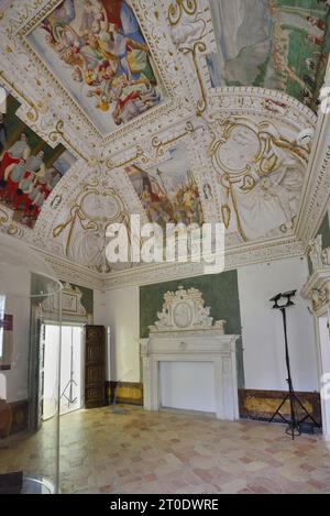 Piobbico (Italien, Marken - Provinz Pesaro-Urbino), Schloss Brancaleoni, edle Wohnung, Römisches Zimmer. Stockfoto