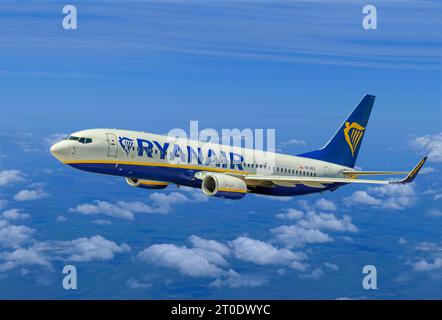 Ryanair Boeing 737-800 Flugzeug im Flug. Stockfoto