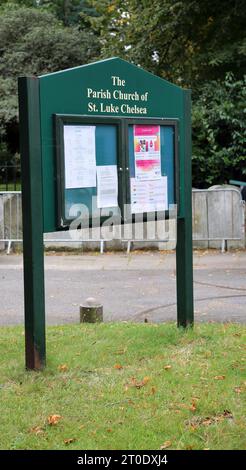 St Luke's Church Noticeboard Sydney Street Chelsea London England Stockfoto