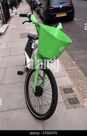 Lime e e-Bike Bike Sharing System Sydney Street Chelsea London England Stockfoto