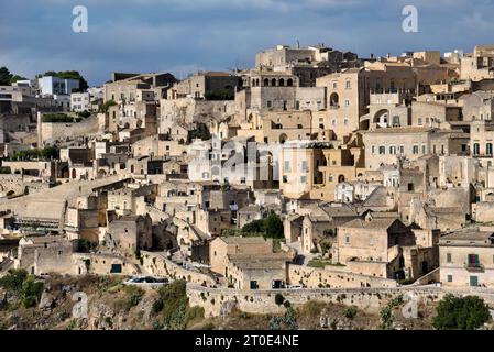 Matera (Italien, Basilicata, Provinz Matera). Panoramablick auf die Stadt vom Murgia Park Stockfoto