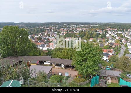 Die saarländische Gemeinde Kirkel am Donnerstag 05.10.2023. Im Bild: Die Aussicht von der Burg über Kirkel *** die saarländische Gemeinde Kirkel am Donnerstag 05 10 2023 im Bild der Blick von der Burg über Kirkel Bub Stockfoto