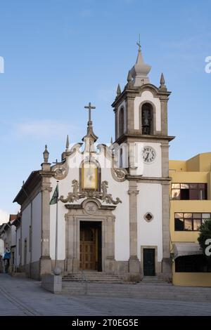 Vila Praia de Ancora Pfarrkirche, Portugal Stockfoto