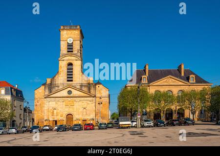 Place Darche mit Hotel de Ville und Glise Saint-Dagobert, Longwy, Meurthe-et-Moselle, Grand Est, Frankreich Stockfoto