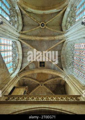 Basilika Notre-Dame aus dem 13./14. Jahrhundert, seit 1840 historisches Denkmal in Avioth, Departement Maas, Region Grand Est, Frankreich Stockfoto