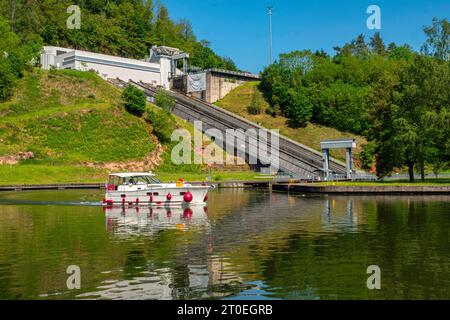 Bootslift Saint-Louis/Arzviller auf dem Rhein-Marne-Kanal, Arzviller, Departement Mosel, Grand Est, Frankreich Stockfoto