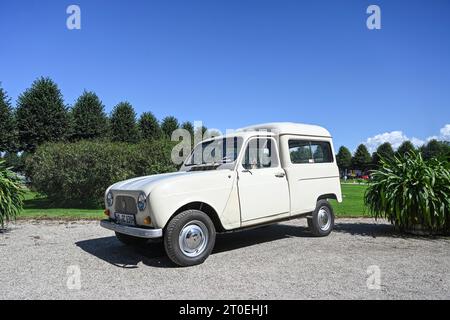 Schwetzingen, Baden-Württemberg, Deutschland, Concours d'Elegance im Schlosspark, Paneelvan Renault Typ R4 F4 Stockfoto