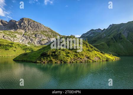 Insel im Schrecksee, Hinterstein, Bayern, Deutschland. Stockfoto