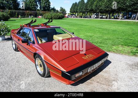 Schwetzingen, Baden-Württemberg, Deutschland, Concours d'Elegance im Schlosspark, Lotus Esprit Turbo, Baujahr 1985, 2200ccm, 220 ps, Replik James Bond auf einer tödlichen Mission Stockfoto