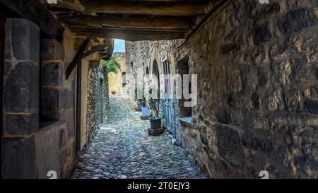 Passage in der Lagrasse. Und schöne Dörfer de France. Stockfoto