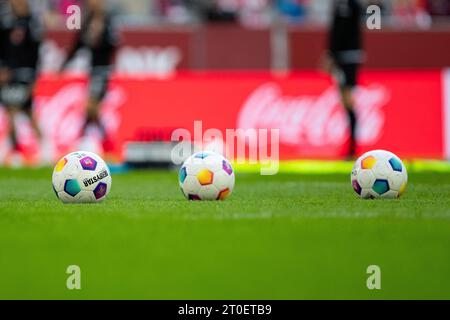 Düsseldorf, Deutschland. Oktober 2023. Spielball 2. Bundesliga 2. Fussball-Bundesliga: Fortuna Düsseldorf - VfL Osnabrüeck; Merkur Spielarena; Düsseldorf; 06.10.2023 DFL-VORSCHRIFTEN VERBIETEN JEDE VERWENDUNG VON FOTOGRAFIEN ALS BILDSEQUENZEN UND/ODER QUASI-VIDEO/dpa/Alamy Live News Stockfoto