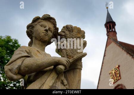 Statue im Klostergarten Bronnbach bei Wertheim, Taubertal, Baden-Württemberg Stockfoto