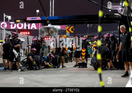 Doha, Katar. Oktober 2023. BWT Alpine F1 Team, F1 Grand Prix von Katar auf dem Lusail International Circuit am 6. Oktober 2023 in Doha, Katar. (Foto von HOCH ZWEI) Credit: dpa/Alamy Live News Stockfoto