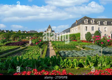 Villandry Castle liegt etwa 17 km westlich der Stadt Tours. Villandry Castle ist vor allem für seine Gärten bekannt. Das gleichnamige Dorf Villandry liegt am Cher River und ist die letzte Gemeinde vor dem Zusammenfluss mit der Loire. Stockfoto