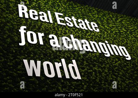 Die EXPO REAL ist die grösste internationale Fachmesse für Immobilien und Investitionen in Europa. Sie werden seit 1998 jährlich Anfang Oktober auf dem Gelände der Münchner Messe von der Messe München GmbH veranstaltet *** die EXPO REAL ist die größte internationale Messe für Immobilien und Investitionen in Europa Sie findet seit 1998 jährlich Anfang Oktober in München statt Messe-Center der Messe München GmbH Credit: Imago/Alamy Live News Stockfoto