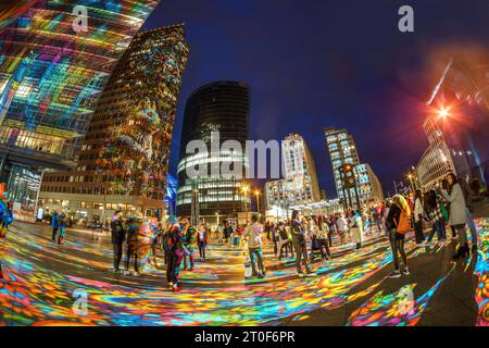 Lichterfest Berlin 2023 Lichterfest Berlin 2023, Lichterfest Berlin 2023, Potsdamer Platz, Berlin, *** Lichterfest Berlin 2023 Lichterfest Berlin 2023, Lichterfest Berlin 2023, Potsdamer Platz, Berlin, Credit: Imago/Alamy Live News Stockfoto