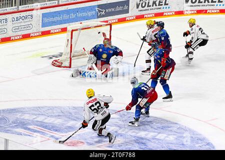 Eishockey DEL - Düsseldorfer EG vs Löwen Frankfurt am 06.10.2023 im PSD Bank Dome in Düsseldorf Tor zum 2:2 durch Frankfurts Maksim Matushkin (Nr.52) Foto: Osnapix Stockfoto