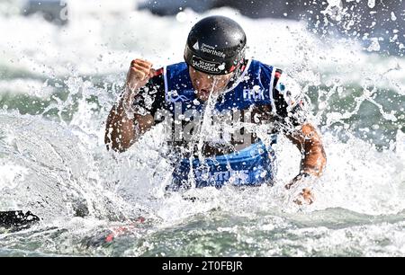 Vaires-sur-Marne, d'Île-de-France, Frankreich. Oktober 2023. 2023 Kanufahren-WM-Finale. Stade Nautique Olympique. Vaires-sur-Marne, d'Île-de-France. Im Mens Canoe während des Finals der Kanufahrer-Weltmeisterschaft 2023 in Stade Nautique Olympique, Frankreich. Quelle: Sport In Pictures/Alamy Live News Stockfoto