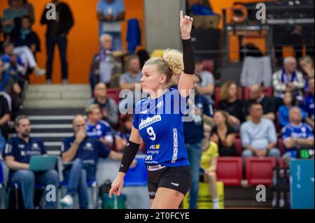 Stuttgart, Deutschland. Oktober 2023. Rene Sain (VC Wiesbaden, #09) Allianz MTV Stuttgart - VC Wiesbaden, Sport, Volleyball, Bundesliga, Frauen, VBL, Saison 2023/24, Spiel 1, 06.10.2023, Stuttgart (SCHARRena), DEU Foto: Eibner/Sandy Dinkelacker Credit: dpa/Alamy Live News Stockfoto