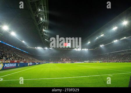 Düsseldorf, Deutschland. Oktober 2023. Stadion beim Spiel 2. Fussball-Bundesliga: Fortuna Düsseldorf - VfL Osnabrüeck; Merkur Spielarena; Düsseldorf; 06.10.2023 DFL-VORSCHRIFTEN VERBIETEN JEDE VERWENDUNG VON FOTOGRAFIEN ALS BILDSEQUENZEN UND/ODER QUASI-VIDEO/dpa/Alamy Live News Stockfoto