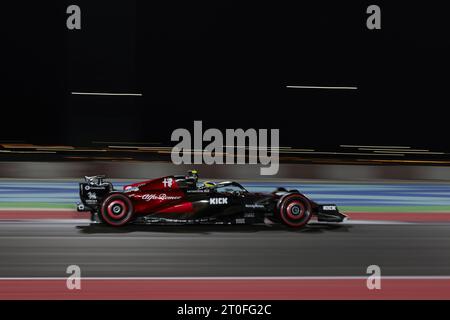 24 ZHOU Guanyu (Chi), Alfa Romeo F1 Team Stake C43, Aktion während des Formel-1-Grand Prix von Katar 2023, 17. Runde der Formel-1-Weltmeisterschaft 2023 vom 6. Bis 8. Oktober 2023 auf dem Lusail International Circuit in Doha, Katar Stockfoto