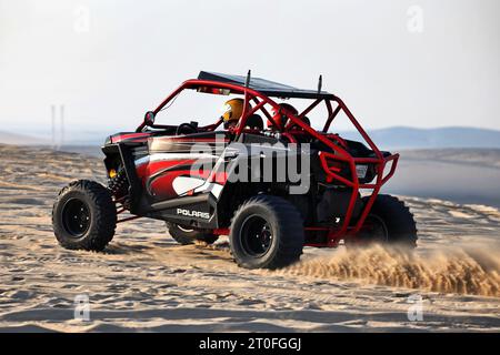 Doha, Katar. Oktober 2023. Alfa Romeo F1 Team - Desert Dune Buggy Experience. Formel-1-Weltmeisterschaft, Rd 18, großer Preis von Katar, Mittwoch, 4. Oktober 2023. Doha, Katar. Quelle: James Moy/Alamy Live News Stockfoto