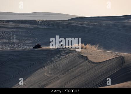 Doha, Katar. Oktober 2023. Alfa Romeo F1 Team - Desert Dune Buggy Experience. Formel-1-Weltmeisterschaft, Rd 18, großer Preis von Katar, Mittwoch, 4. Oktober 2023. Doha, Katar. Quelle: James Moy/Alamy Live News Stockfoto