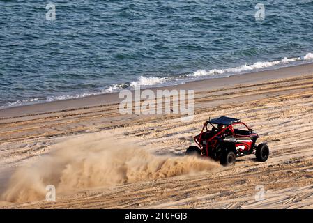 Doha, Katar. Oktober 2023. Alfa Romeo F1 Team - Desert Dune Buggy Experience. Formel-1-Weltmeisterschaft, Rd 18, großer Preis von Katar, Mittwoch, 4. Oktober 2023. Doha, Katar. Quelle: James Moy/Alamy Live News Stockfoto