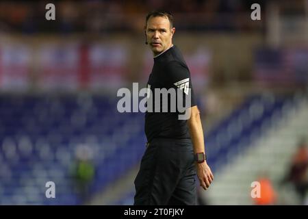 Schiedsrichter James Linington beim Sky Bet Championship Match Birmingham City gegen West Bromwich Albion in St Andrews, Birmingham, Großbritannien, 6. Oktober 2023 (Foto: Gareth Evans/News Images) Stockfoto