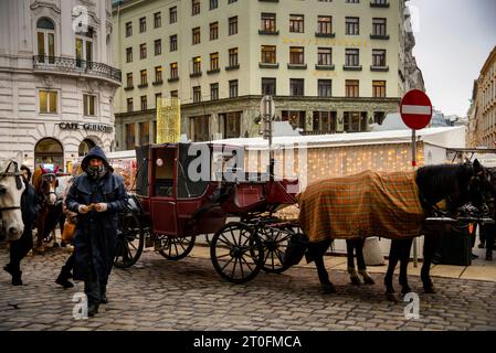 Pferdekutschen genannt Faikers in Innere Stadt in Wien. Stockfoto