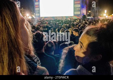 Paris, Frankreich. Oktober 2023. Gerard Cambon/Le Pictorium - Fanzone der Rugby-Weltmeisterschaft in paris Concorde Place - 07/10/2023 - France/Ile-de-France (Region)/Paris - Rugby-Fans in der Fanzone am Place de la Concorde für das Spiel der Frankreich-Italien-Weltmeisterschaft 2023 Credit: LE PICTORIUM/Alamy Live News Stockfoto