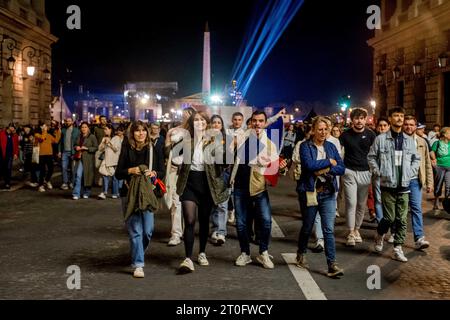 Paris, Frankreich. Oktober 2023. Gerard Cambon/Le Pictorium - Fanzone der Rugby-Weltmeisterschaft in paris Concorde Place - 07/10/2023 - France/Ile-de-France (Region)/Paris - Rugby-Fans in der Fanzone am Place de la Concorde für das Spiel der Frankreich-Italien-Weltmeisterschaft 2023 Credit: LE PICTORIUM/Alamy Live News Stockfoto