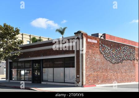 SANTA ANA, KALIFORNIEN - 2. OCT 2023: Das Orange County Center for Contemporary Art in der N. Sycamore Street in der Innenstadt von Santa Ana. Stockfoto
