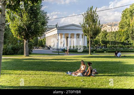 Wien, Österreich - 7. Juli 2023: Theseus-Tempel im Volksgarten Stockfoto